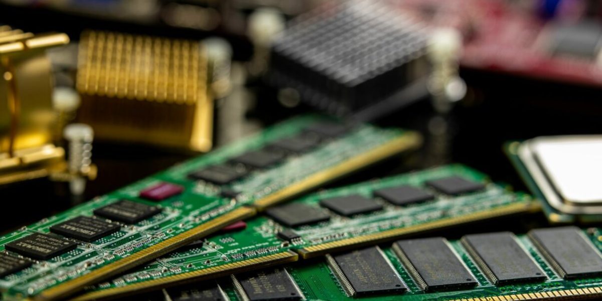 AI scumpesc telefoanele. „RAMageddon” zguduie piața electronicelor