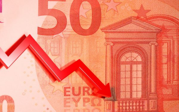 Euro scade la cursul BNR | Economia României suferă