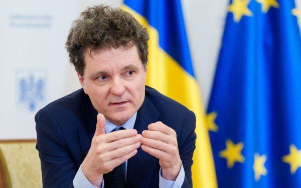 Nicușor Dan, burse SUA pentru 70 de liceeni români