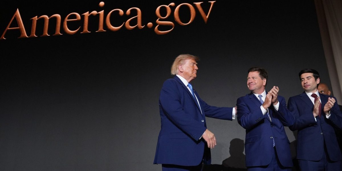 Trump numește un „țar AI”: Cine e Jay Clayton și ce rol va avea