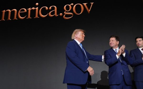 Trump numește un „țar AI”: Cine e Jay Clayton și ce rol va avea